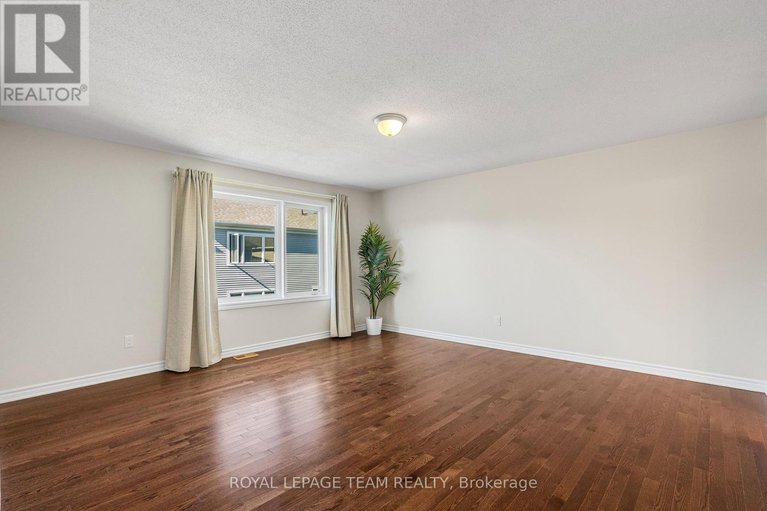 28943826/743-vennecy-terrace/orleans-village/ottawa/ontario/K1W0M8_22