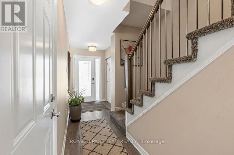 29379773/94-nutting-crescent/riverside-southgloucester-glen/ottawa/ontario/K4M0E2_12