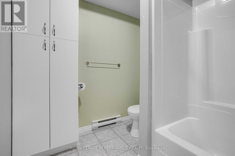 29664690/4-16-pendleton-street/vankleek-hill/champlain/ontario/K0B1R0_16