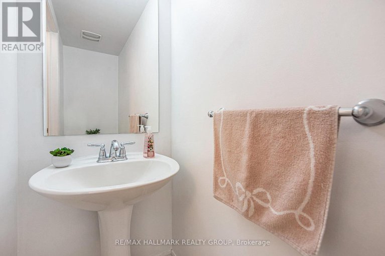 28782242/2427-nutgrove-avenue/half-moon-bay/ottawa/ontario/K2J0X4_7