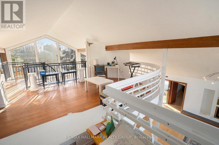28569647/1053-chelsea-drive/viscount-alexander-park/ottawa/ontario/K1K0M7_21