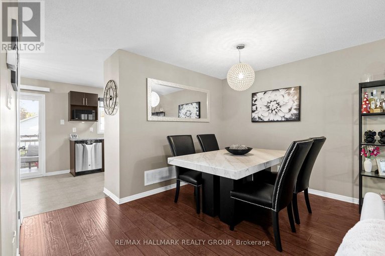 29431775/358-galston-private/mer-bleuebradley-estatesanderson-park/ottawa/ontario/K1W0G3_22
