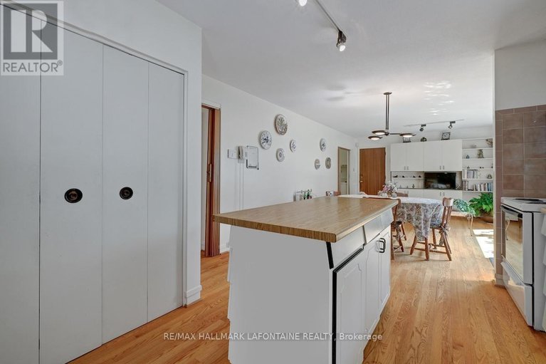 28797062/844-edgeworth-avenue/whitehaven/ottawa/ontario/K2B5L6_15