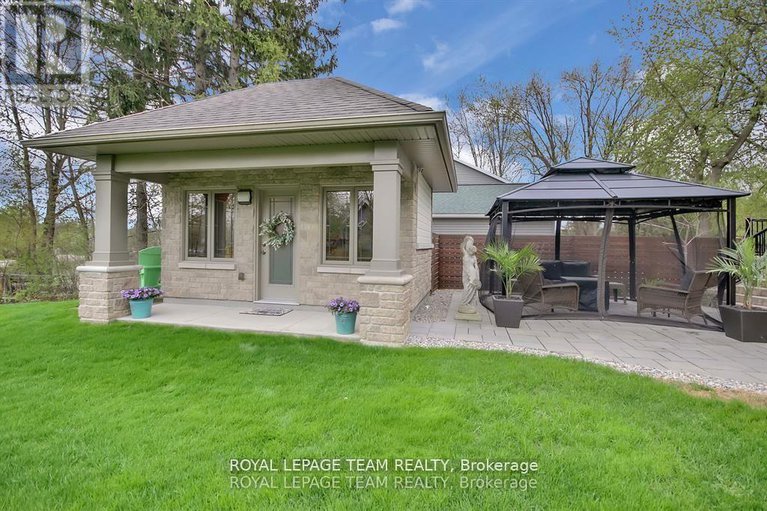 28891692/5591-manotick-main-street/manotick-village-manotick-estates/ottawa/ontario/K4M1A4_41