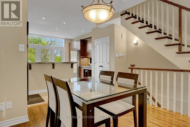 29588176/318-iona-street/westborohampton-park/ottawa/ontario/K1Z7B9_9