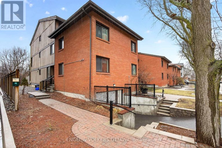 29616184/b-35-robinson-avenue/sandy-hill/ottawa/ontario/K1N8N8_1