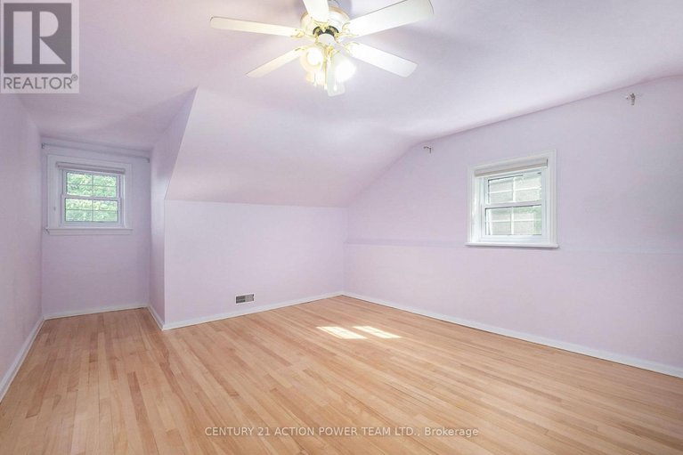 28638635/1318-brookline-avenue/ellwood/ottawa/ontario/K1V6S3_12