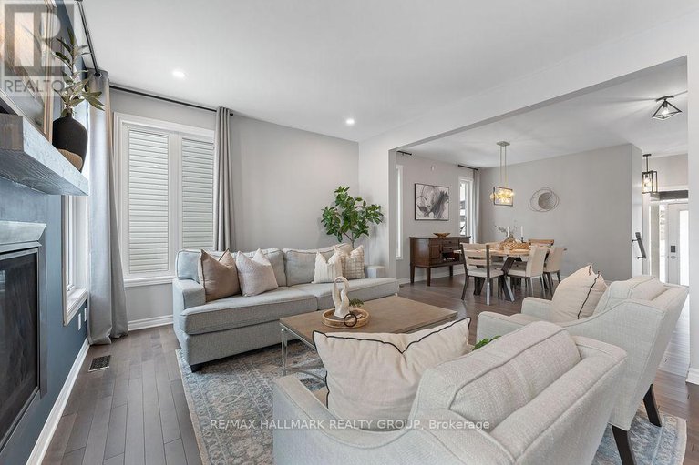 28406749/4525-kelly-farm-drive/blossom-parkkemp-parkfindlay-creek/ottawa/ontario/K1X0E7_15