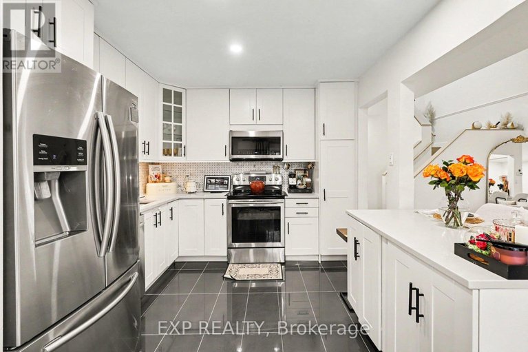 29593810/358-valade-crescent/fallingbrookpineridge/ottawa/ontario/K4A2V7_18