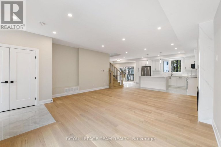 28608751/845-melfa-crescent/mooneys-bay/ottawa/ontario/K2C0P5_4