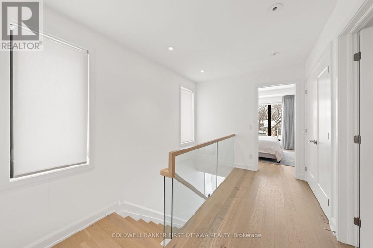 29377970/524-edison-avenue/mckellarhighland/ottawa/ontario/K2A1V1_22