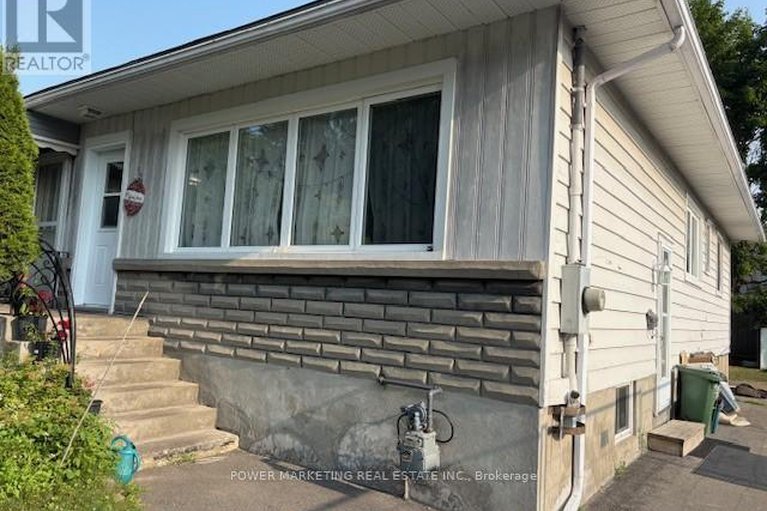 28690324/528-mutual-street/castle-heights/ottawa/ontario/K1K1C6_2