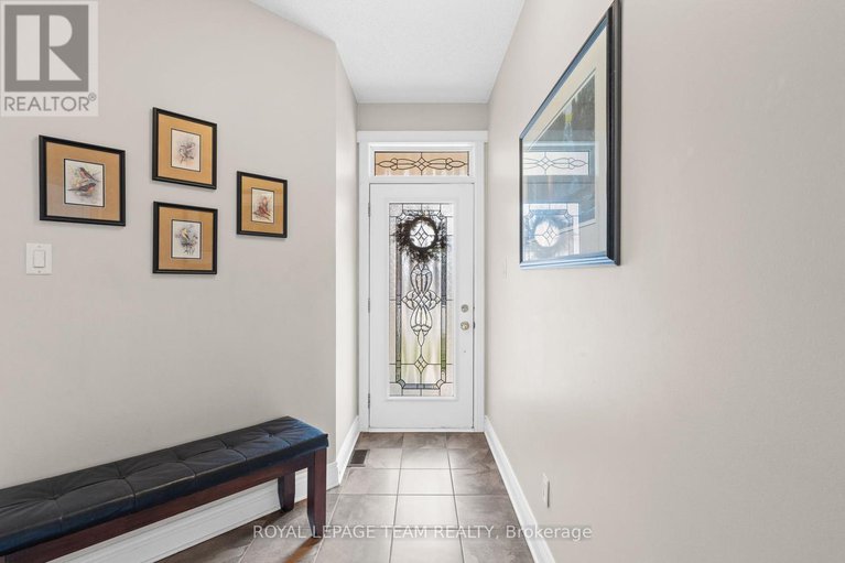 28746377/920-burwash-landing-bay/morgans-grantsouth-march/ottawa/ontario/K2W0C8_3