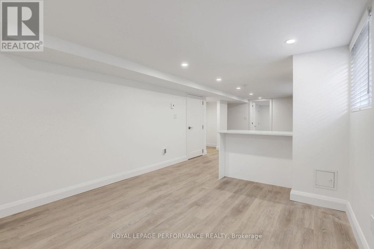 28887241/2066-cornish-street/elmvale-acresurbandale/ottawa/ontario/K1G2R8_18