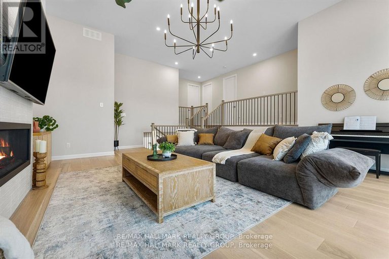 28543681/350-cloyne-crescent/half-moon-bay/ottawa/ontario/K2J6W4_28