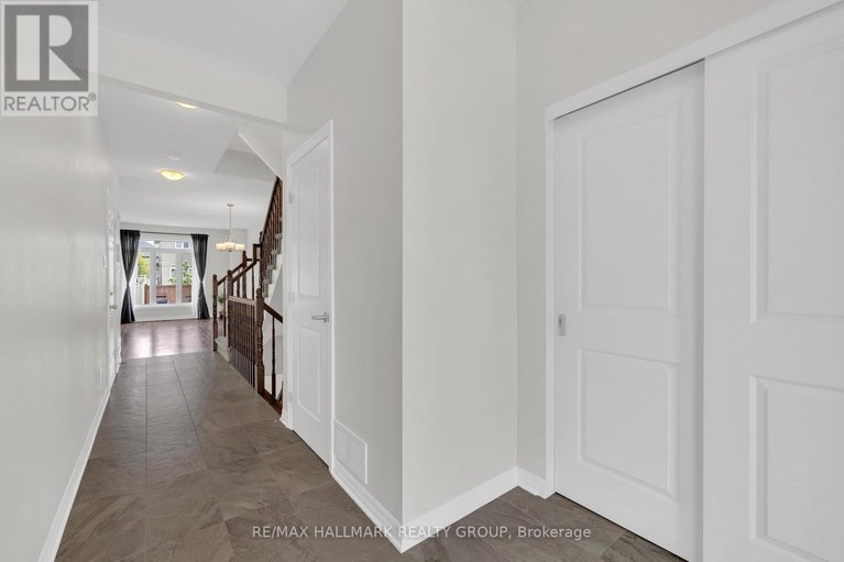28617681/1022-cobble-hill-drive/cedargrovefraserdale/ottawa/ontario/K2J0J7_3