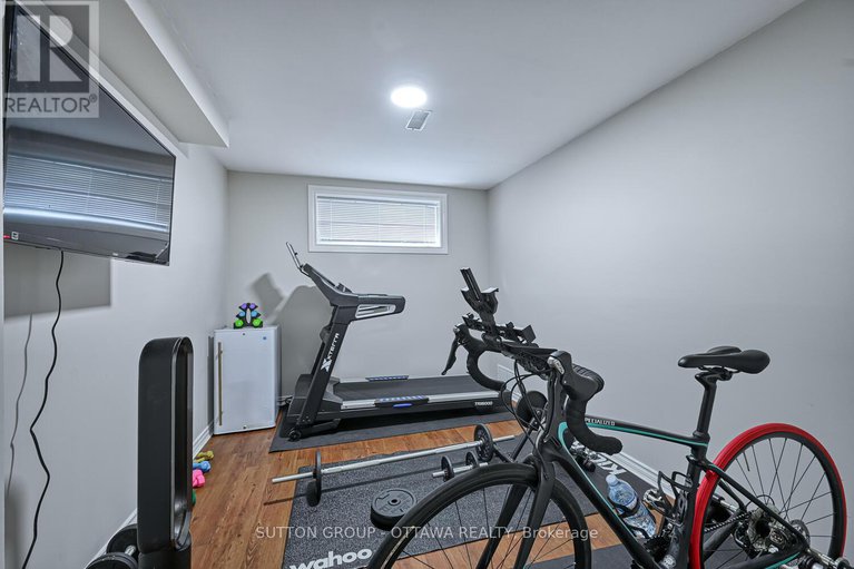 28623139/329-west-ridge-drive/stittsville-south/ottawa/ontario/K2S2G7_38
