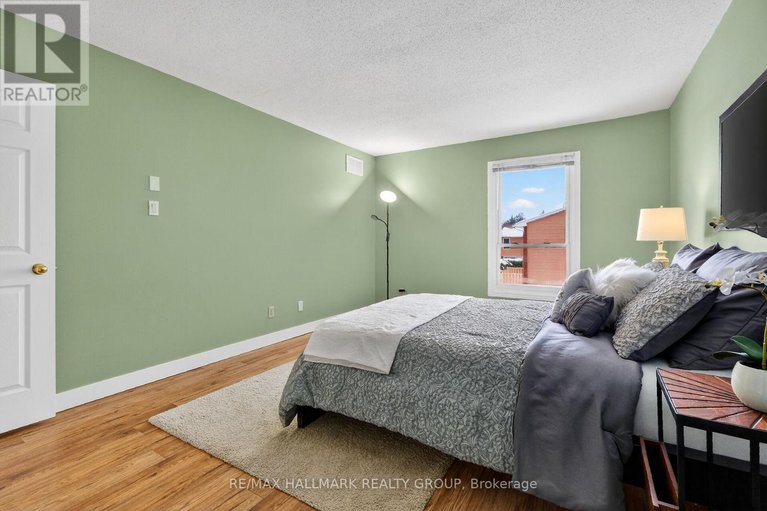 29379154/12-black-forest-lane/arbeatha-park/ottawa/ontario/K2H5C8_33