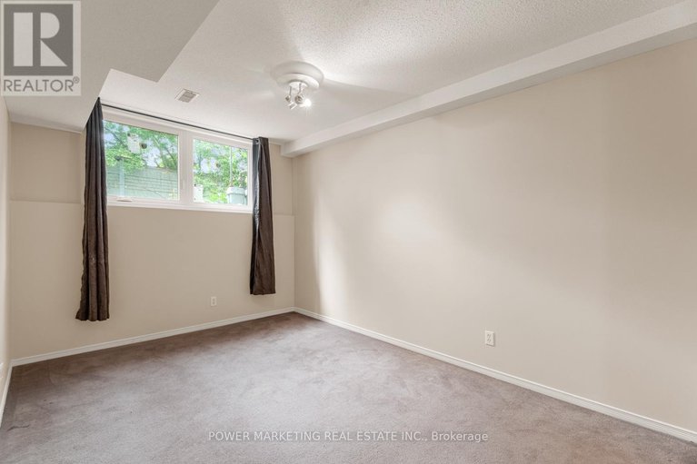 28381301/10-1701-blohm-drive/hunt-club-park/ottawa/ontario/K1G6N6_26