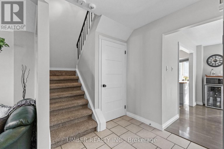 28981486/1130-st-emmanuel-terrace/convent-glen-north/ottawa/ontario/K1C2J7_23