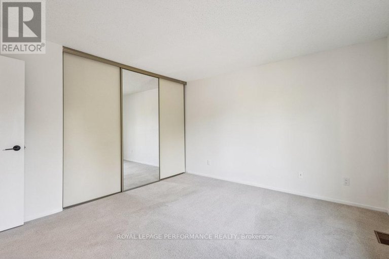 29029572/8-gillespie-crescent/hunt-club-woods/ottawa/ontario/K1V9X8_33