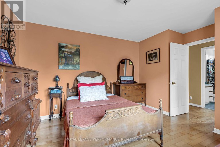 29148210/3781-delorme-crescent/north-glengarry-kenyon-twp/north-glengarry/ontario/K0C1A0_21