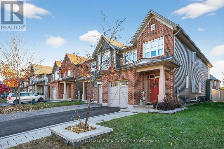 29151475/332-gracewood-crescent/blossom-parkkemp-parkfindlay-creek/ottawa/ontario/K1T0J7_3