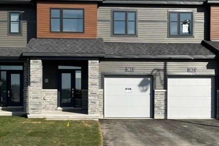 28646362/561-aglish-mews/half-moon-bay/ottawa/ontario/K2J6Y2_1