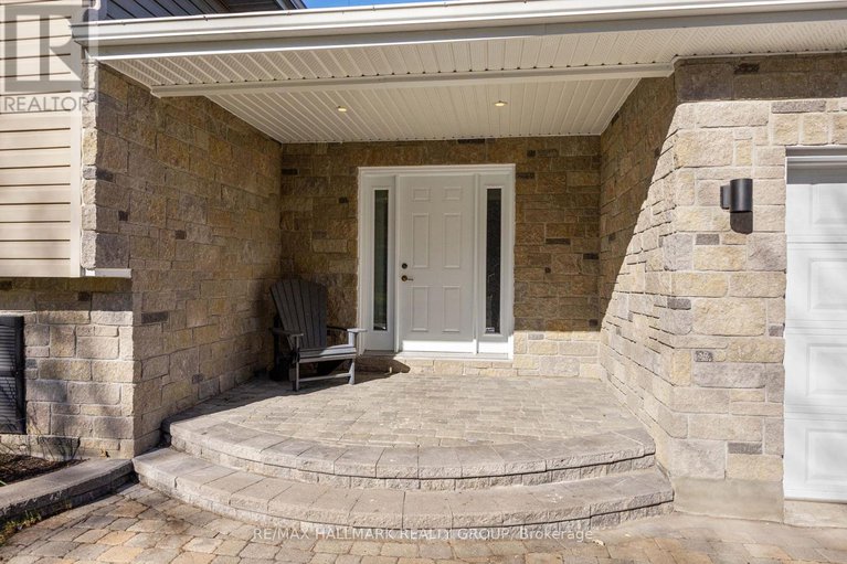 29050098/2605-pierrette-drive/cumberland-estates/ottawa/ontario/K4C1B6_3