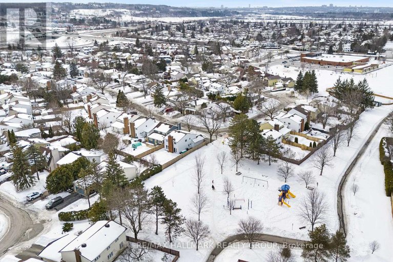 29434768/1177-st-moritz-crescent-n/convent-glen-north/ottawa/ontario/K1C2B2_44