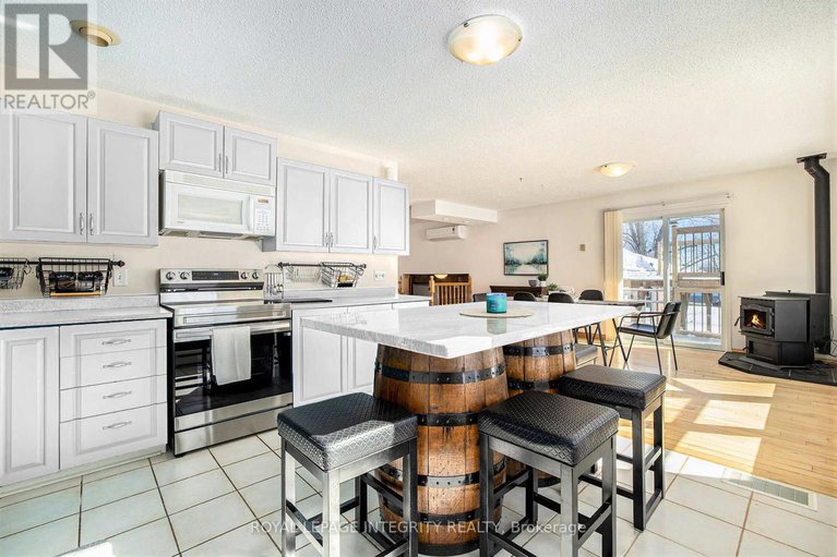 28438054/103-mcveety-road/drummondnorth-elmsley-north-elmsley-twp/drummondnorth-elmsley/ontario/K7H3C7_11
