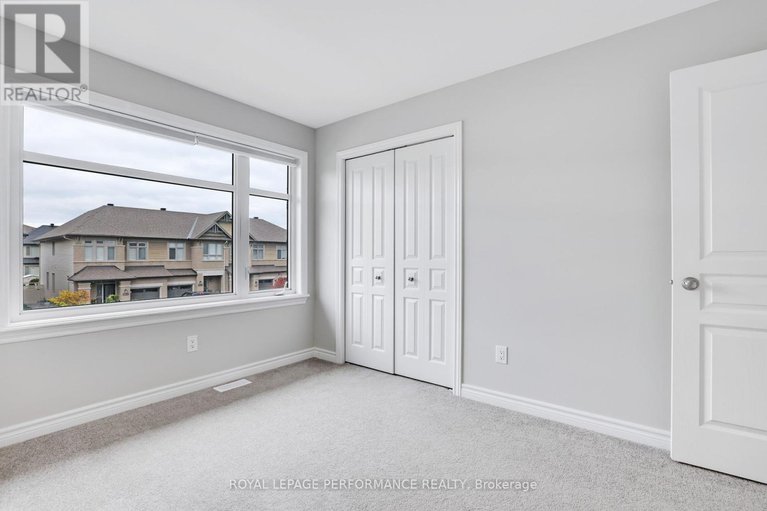 28913501/266-shinleaf-crescent/mer-bleuebradley-estatesanderson-park/ottawa/ontario/K1W0J2_31