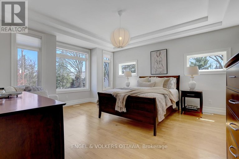 29673243/592-brierwood-avenue/mckellarhighland/ottawa/ontario/K2A2H8_28