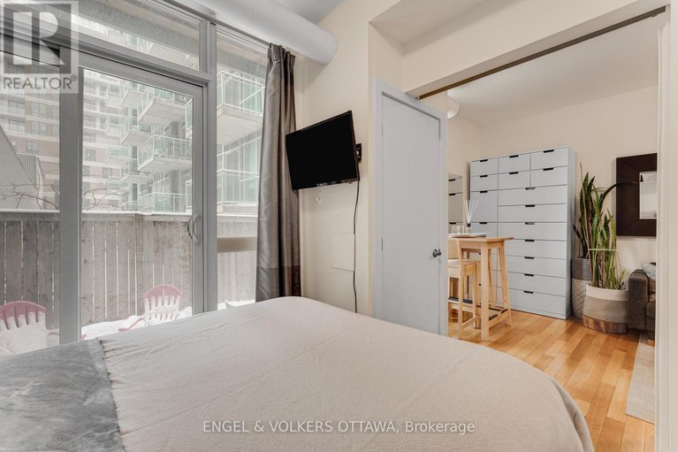 29426650/104-360-cumberland-street/lower-townbyward-market/ottawa/ontario/K1N0B1_27