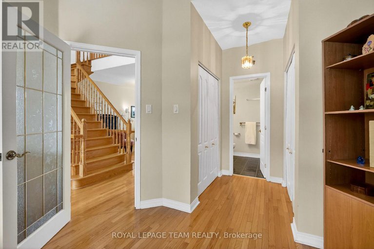 29366732/52-great-oak-private/riverview-park/ottawa/ontario/K1G6P8_26