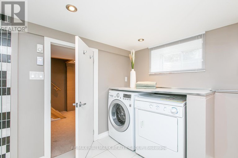 28437104/636-chapel-street/sandy-hill/ottawa/ontario/K1N7Z9_20