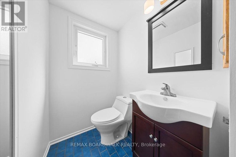 29671423/1837-windflower-way/chapel-hill/ottawa/ontario/K1C5Z8_17