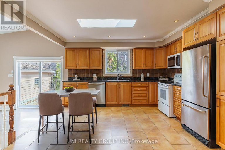 29578391/17-forest-park-avenue/city-viewskylinefisher-heightsparkwood-hills/ottawa/ontario/K2E5A2_25