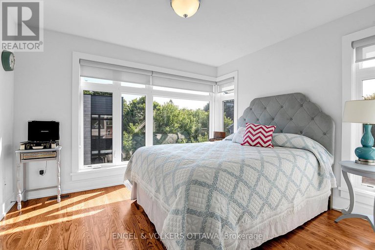 28835279/353e-booth-street/west-centre-town/ottawa/ontario/K1R7K1_29