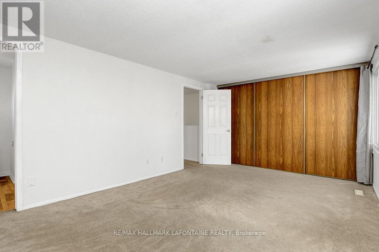 29381191/6128-vineyard-drive/convent-glen/ottawa/ontario/K1C2N6_27