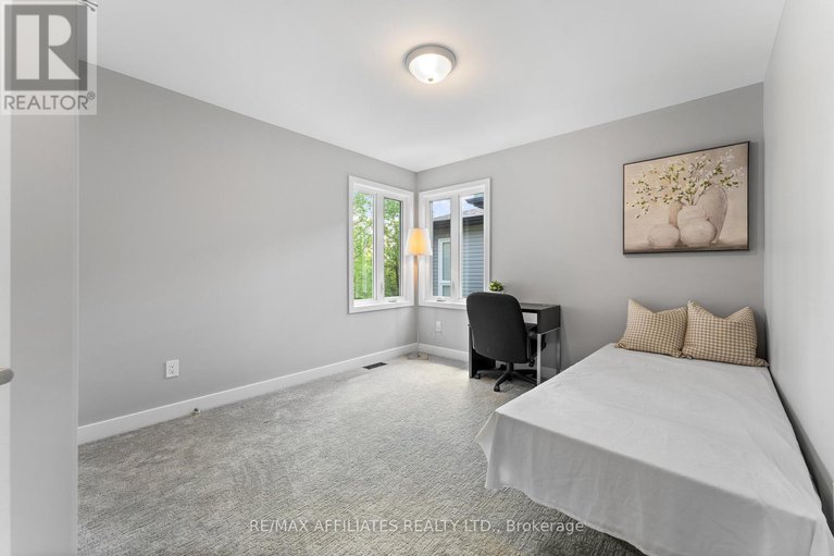 28381839/156-hybrid-street/embrun/russell/ontario/K0A1W0_37