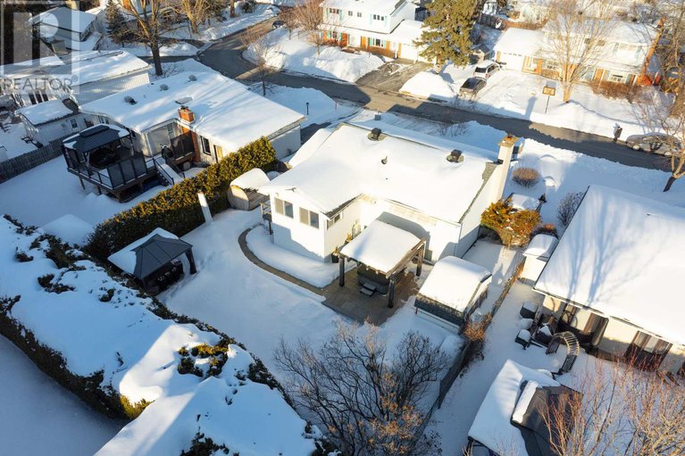 29422550/19-lambert-drive/sheahan-estatestrend-village/ottawa/ontario/K2H5Y3_35