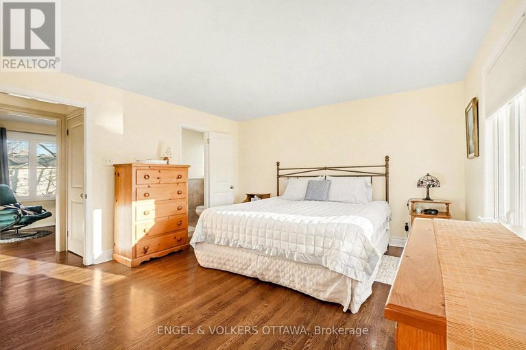 29141699/13-welkin-crescent/borden-farmstewart-farmcarleton-heightsparkwood-hills/ottawa/ontario/K2E5M4_13