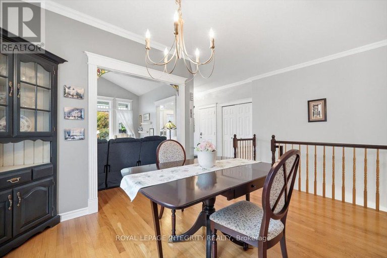 29339482/1030-valin-street/fallingbrookgardenway-south/ottawa/ontario/K4A4X7_11