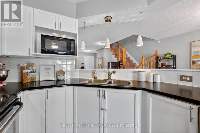 29164744/812-nesting-way/fallingbrookgardenway-south/ottawa/ontario/K4A3X2_10