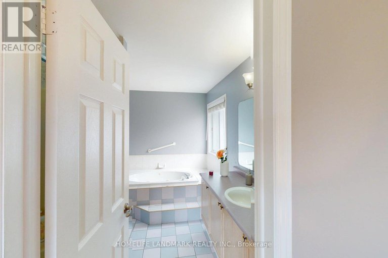 28322387/1856-sunland-drive/fallingbrookgardenway-south/ottawa/ontario/K4A3S8_33