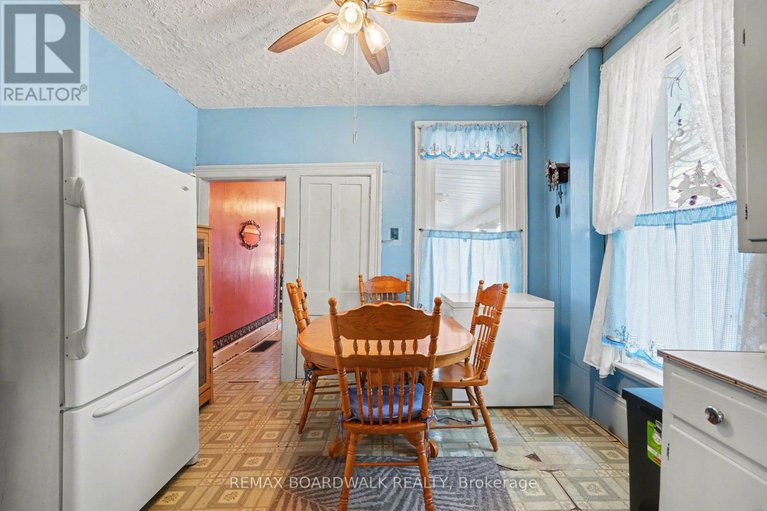 29437063/101-church-street/almonte/mississippi-mills/ontario/K0A1A0_9