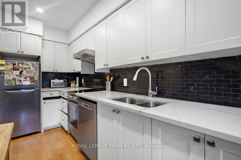 28575648/11-215-st-patrick-street/lower-townbyward-market/ottawa/ontario/K1N5K2_13