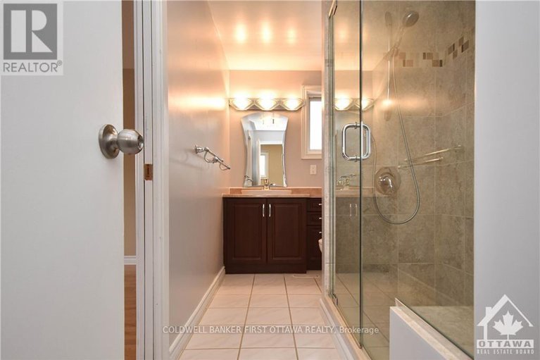 28796380/1883-des-prairies-avenue/queenswood-heights-south/ottawa/ontario/K1E2R5_18