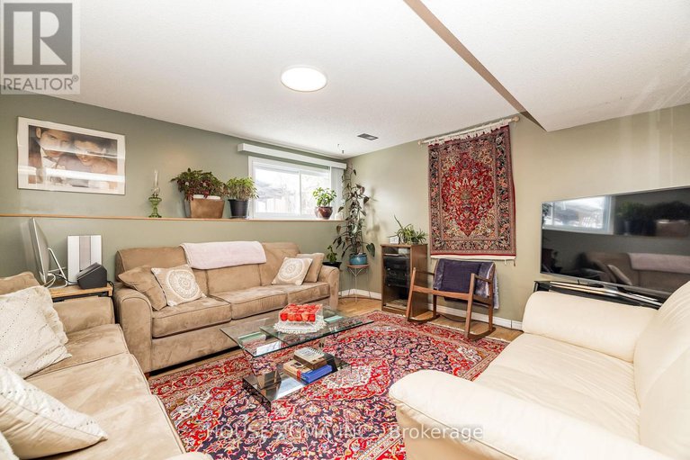 29186349/994-charlton-drive/carson-grove/ottawa/ontario/K1J8B3_15